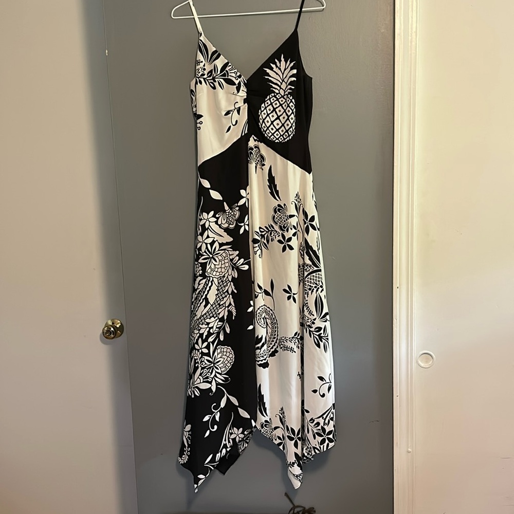WHBM Mixed-Print Handkerchief Dress‎ Black White Pineapple Print Size 4